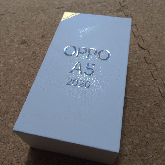 新品未使用　OPPO A5 2020 ブルー BLUE 4GB/64GBのサムネイル