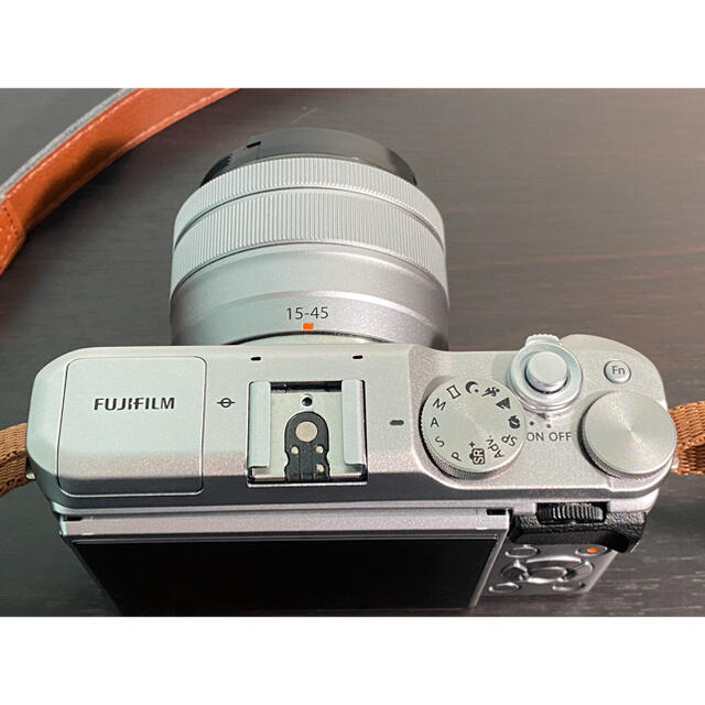 富士フイルム(フジフイルム)のFUJIFILM X−A5 X-A5 BROWN スマホ/家電/カメラのカメラ(ミラーレス一眼)の商品写真