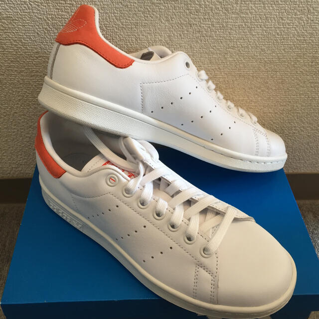 レディースadidas スタンスミス  みかん色