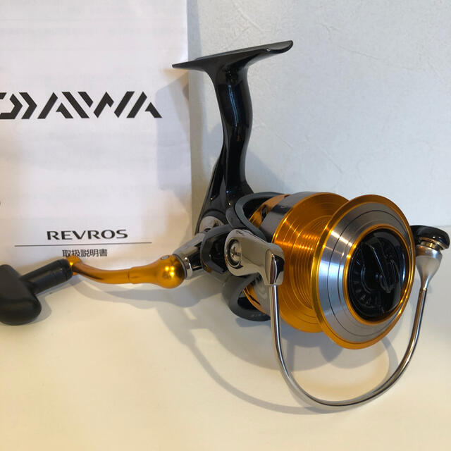 DAIWA(ダイワ)の15 REVROS 2000 中古 スポーツ/アウトドアのフィッシング(リール)の商品写真