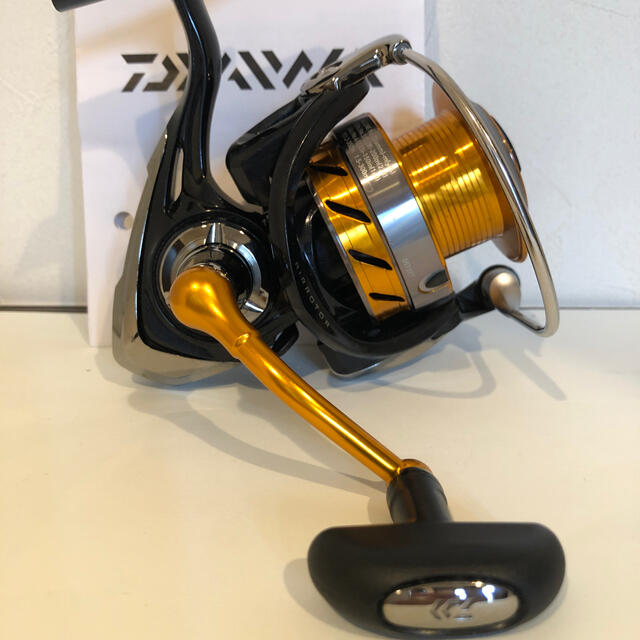 DAIWA(ダイワ)の15 REVROS 2000 中古 スポーツ/アウトドアのフィッシング(リール)の商品写真