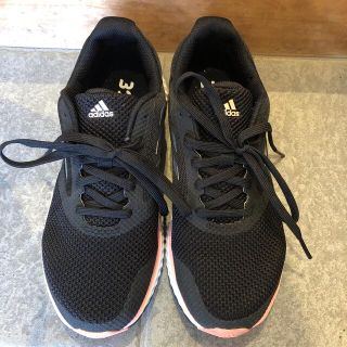 アディダス(adidas)のスニーカー　adidas(スニーカー)