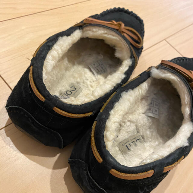 UGG(アグ)のお値下げ！UGG BLACK 8 レディースの靴/シューズ(スリッポン/モカシン)の商品写真