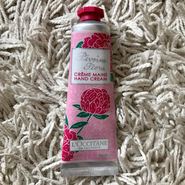 L'OCCITANE(ロクシタン)の【新品未使用】ロクシタン　ピオニーフェアリー　ハンドクリーム コスメ/美容のボディケア(ハンドクリーム)の商品写真