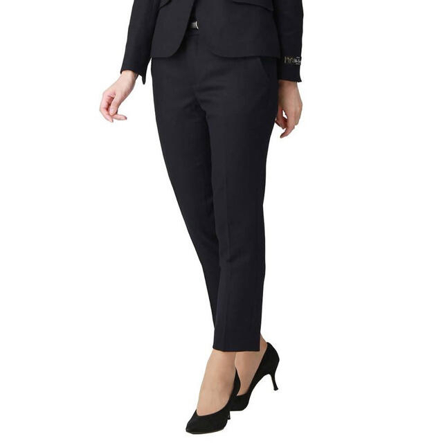 THE SUIT COMPANY(スーツカンパニー)の起毛 テーパードパンツ  ブラック ウール100%  レディースのフォーマル/ドレス(スーツ)の商品写真