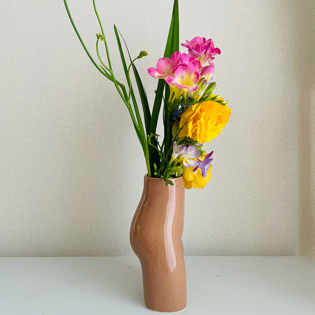 フェミニンシルエット 花瓶 1 インテリア/住まい/日用品のインテリア小物(花瓶)の商品写真