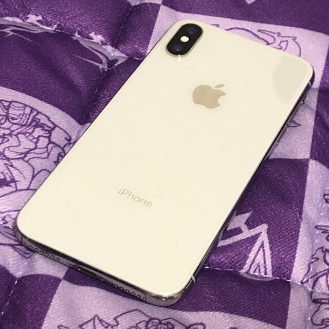 iPhone(アイフォーン)のiPhone X Silver 64GB スマホ/家電/カメラのスマートフォン/携帯電話(スマートフォン本体)の商品写真