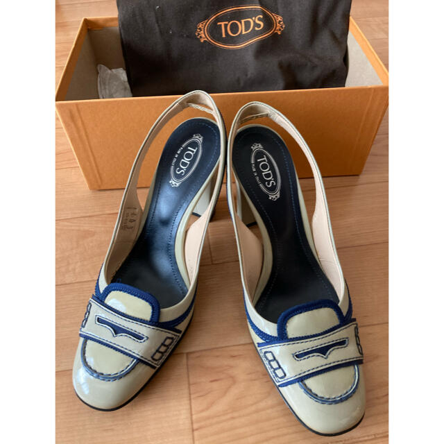 TOD’S パテント パンプス