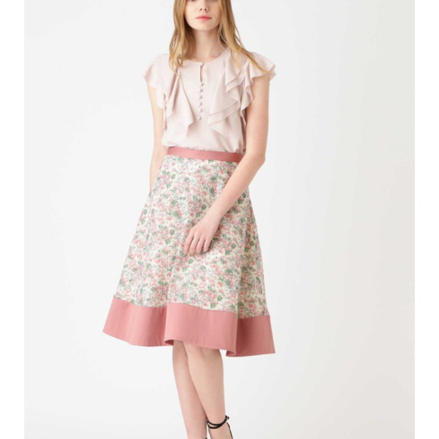 JILLSTUART(ジルスチュアート)のJILLSTUART レーシーフラワースカート レディースのスカート(ひざ丈スカート)の商品写真