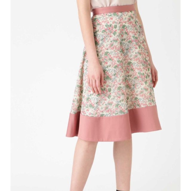 JILLSTUART(ジルスチュアート)のJILLSTUART レーシーフラワースカート レディースのスカート(ひざ丈スカート)の商品写真