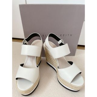 チャールズアンドキース(Charles and Keith)の新品未使用　CHARLES&KEITH サンダル(サンダル)