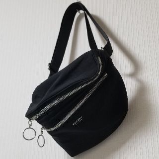 マウジー(moussy)のMOUSSY　マウジー　ウエストポーチ　ボディバッグ(ボディバッグ/ウエストポーチ)