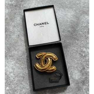 シャネル(CHANEL)の最終値下げ【付属品有】ヴィンテージ シャネル　CHANEL マトラッセ ブローチ(ブローチ/コサージュ)