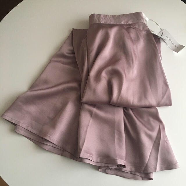 titivate(ティティベイト)のPierrot サテンセミフレアスカート レディースのスカート(ロングスカート)の商品写真