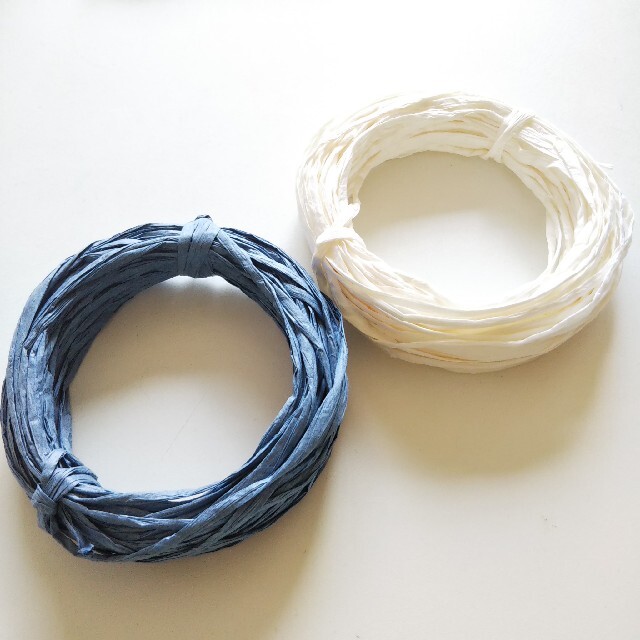 【専用】ラフィア ブルー&ホワイト NO.24 ハンドメイドの素材/材料(各種パーツ)の商品写真