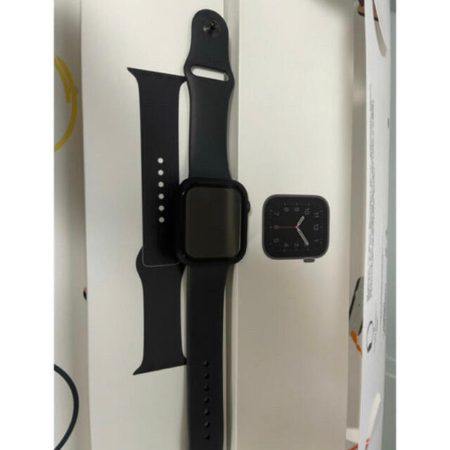 Apple Watch SE 44ミリ　GPSモデル　ほぼ新品