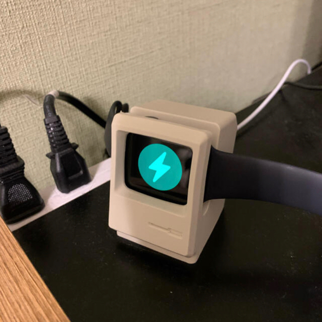 Apple(アップル)のApple Watch SE 44ミリ　GPSモデル　ほぼ新品 スマホ/家電/カメラのスマートフォン/携帯電話(その他)の商品写真