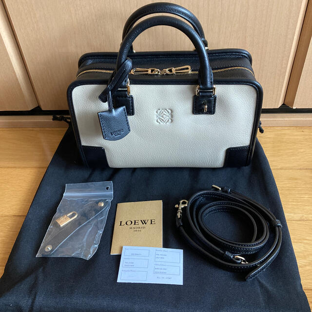 LOEWE(ロエベ)のロエベ  アマソナ23 アイボリー×ブラック レディースのバッグ(ハンドバッグ)の商品写真