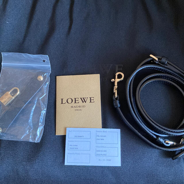 LOEWE(ロエベ)のロエベ  アマソナ23 アイボリー×ブラック レディースのバッグ(ハンドバッグ)の商品写真