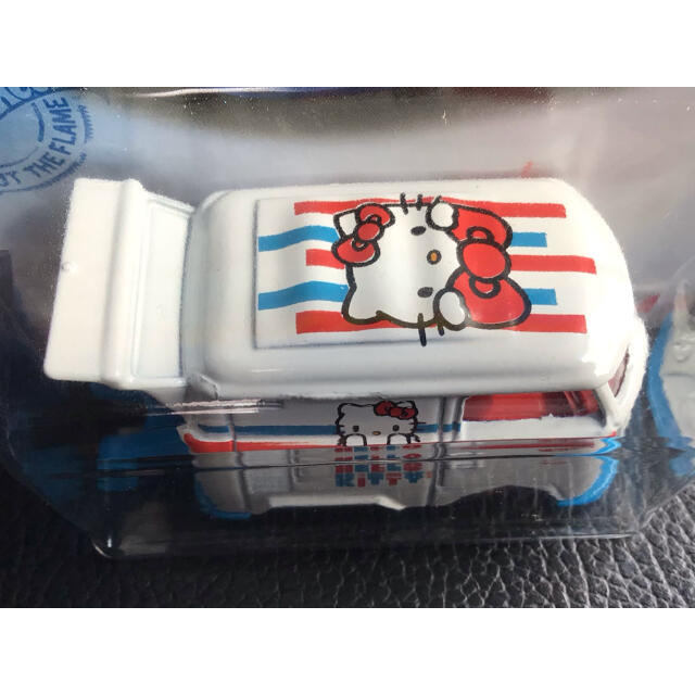 ハローキティ(ハローキティ)のホットウィール クールコンビ KOOL KOMBI HELLOKITTY キティ エンタメ/ホビーのおもちゃ/ぬいぐるみ(ミニカー)の商品写真