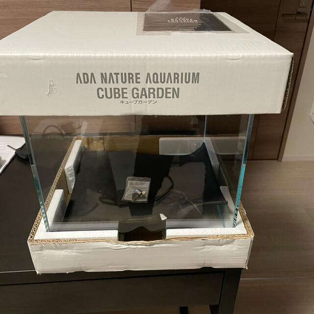 Aqua Design Amano(アクアデザインアマノ)のADA キューブガーデン　30×30×30 30キューブ　水槽 その他のペット用品(アクアリウム)の商品写真