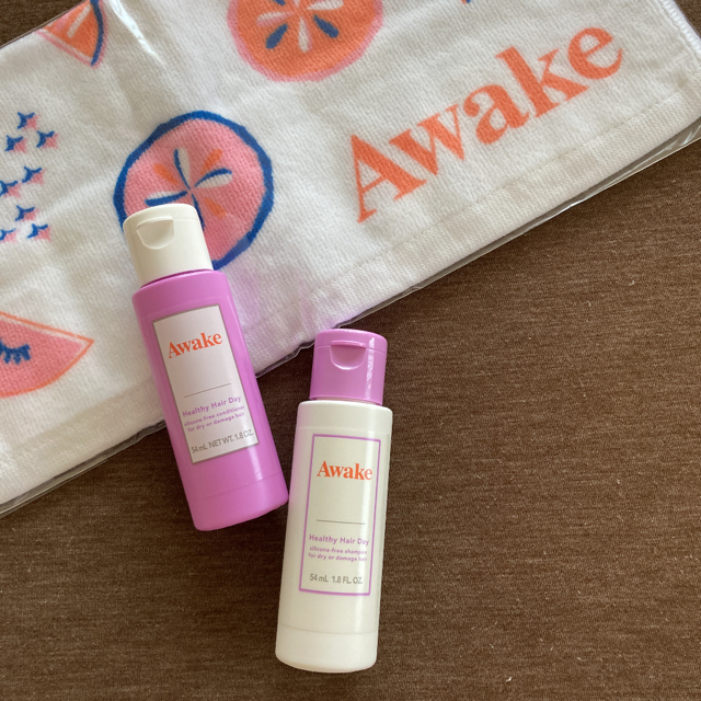 AWAKE(アウェイク)のAwakeヘアシャンプー&コンディショナー&ノベルティグッズ コスメ/美容のキット/セット(サンプル/トライアルキット)の商品写真