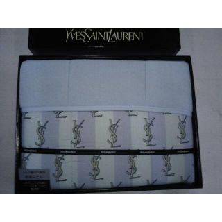 イヴサンローランボーテ(Yves Saint Laurent Beaute)の取引中  イヴサンローラン　肌掛けふとん　新品(タオル/バス用品)