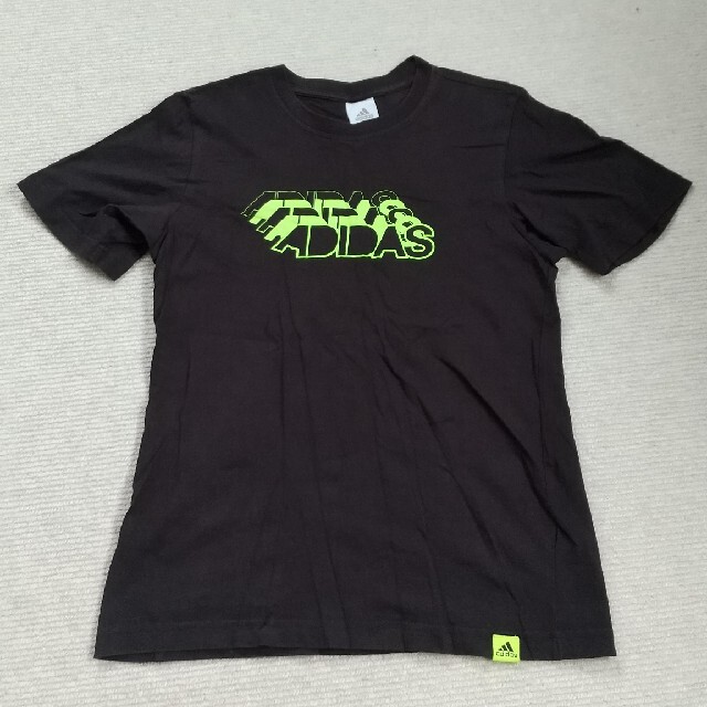 adidas(アディダス)の男児Tシャツ黒 キッズ/ベビー/マタニティのキッズ服男の子用(90cm~)(Tシャツ/カットソー)の商品写真