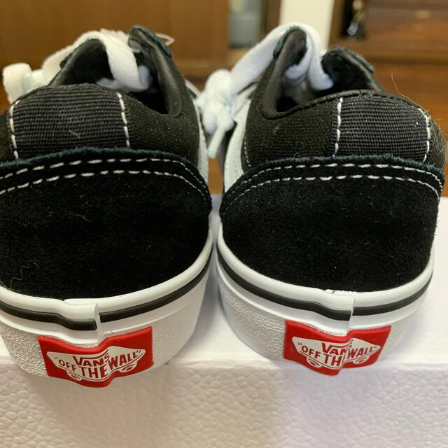 VANS(ヴァンズ)の値下げ！新品　VANS  靴　子供17センチ キッズ/ベビー/マタニティのキッズ靴/シューズ(15cm~)(スニーカー)の商品写真