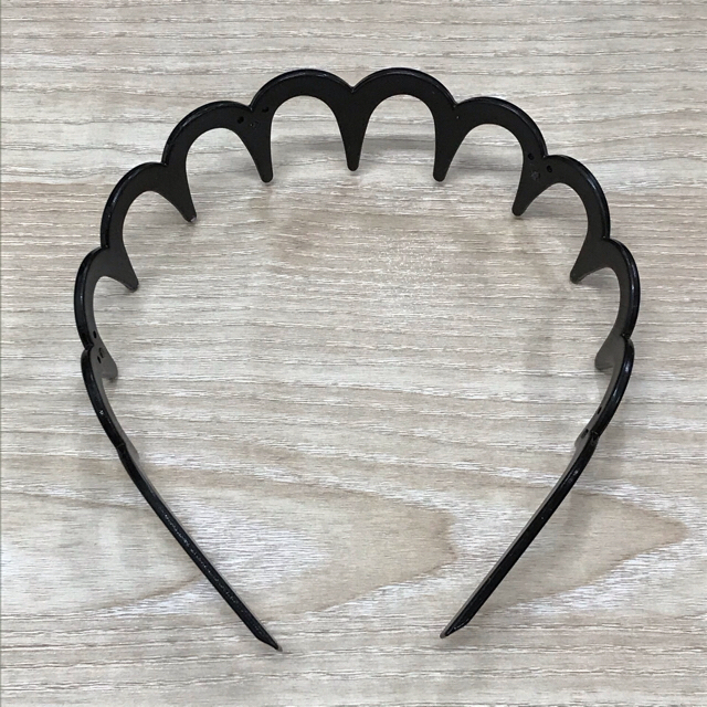 H&M(エイチアンドエム)の【新品】H&M  カチューシャ レディースのヘアアクセサリー(カチューシャ)の商品写真