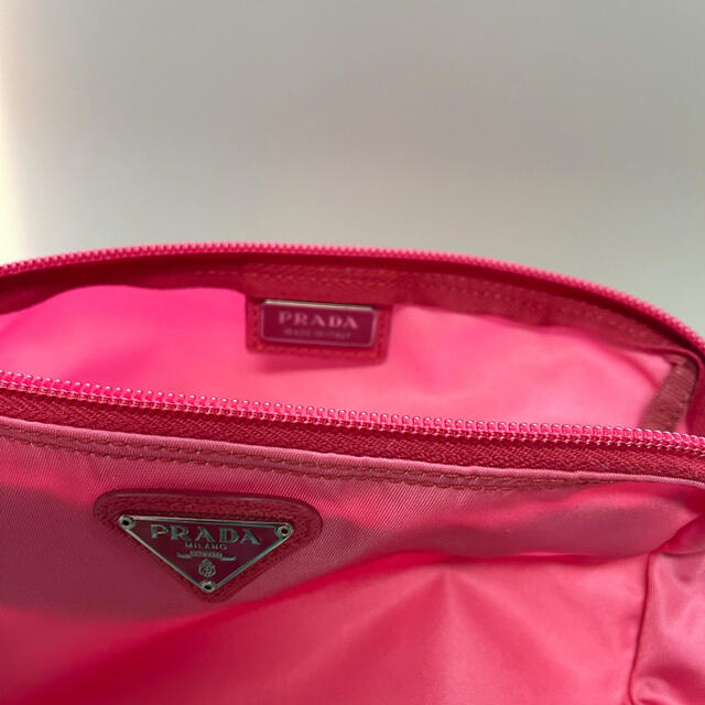 PRADA(プラダ)のPRADA プラダポーチ　ピンク　美品 レディースのファッション小物(ポーチ)の商品写真