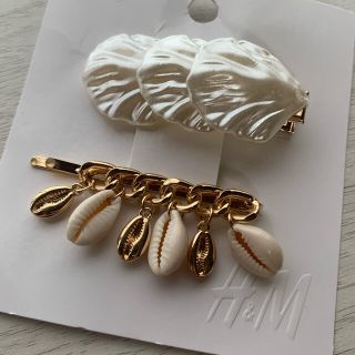 エイチアンドエム(H&M)の定価¥999✴︎カウリーシェル　シェルアクセ　ヘアピンヘアクリップ(バレッタ/ヘアクリップ)