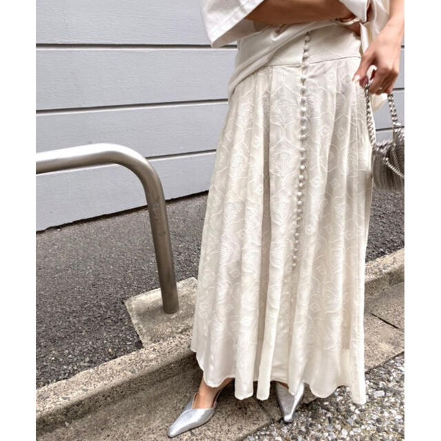 アメリヴィンテージ MEDI LAMP EMBROIDERY SKIRT