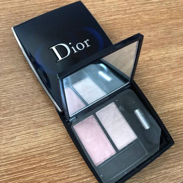 Dior(ディオール)のDior トワクルールグロウ851 コスメ/美容のベースメイク/化粧品(アイシャドウ)の商品写真