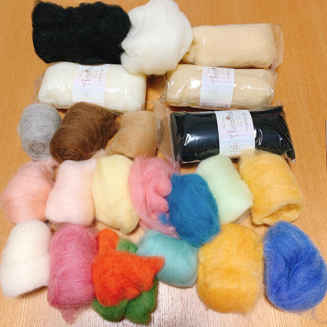 羊毛フェルト　素材　材料　セット売り ハンドメイドの素材/材料(その他)の商品写真