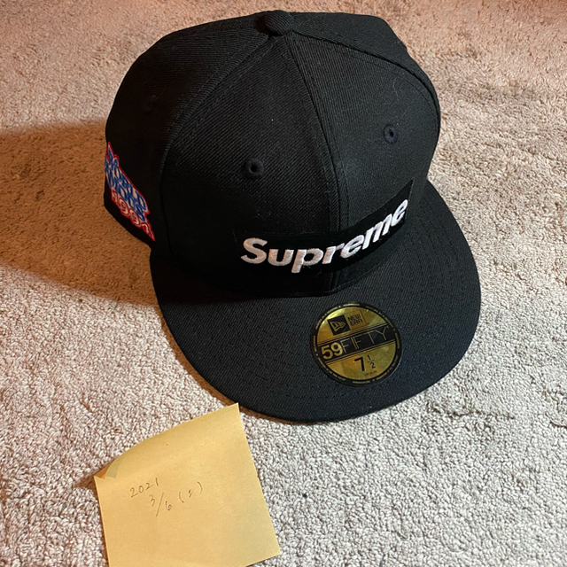 Supreme(シュプリーム)のSupreme®︎×New Era®︎World Famous Box Logo メンズの帽子(キャップ)の商品写真