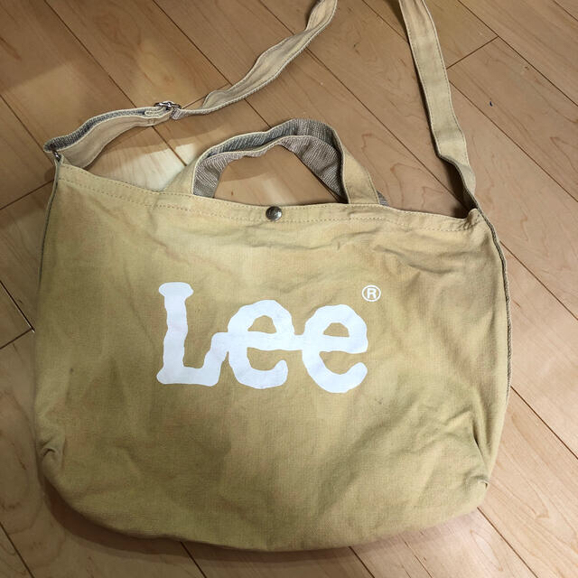 Lee(リー)のLee ショルダーバッグ　ベージュ レディースのバッグ(ショルダーバッグ)の商品写真