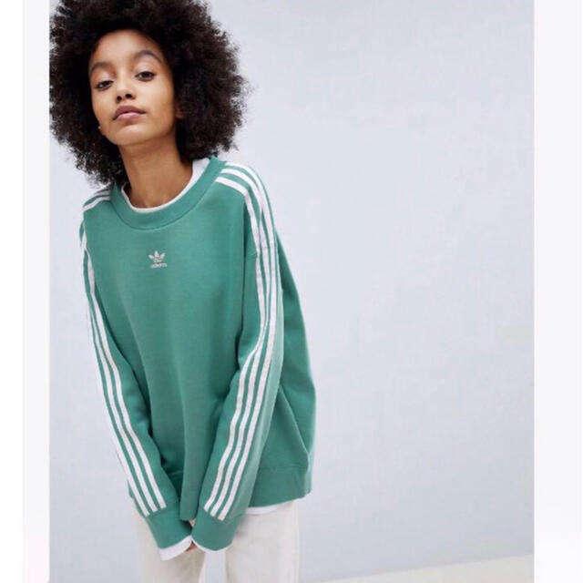 adidas(アディダス)のadidas Originals スリーストライプ スウェットシャツ レディースのトップス(トレーナー/スウェット)の商品写真