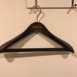 【LARDINI】木製スーツハンガー（ノベルティ／非売品）(押し入れ収納/ハンガー)