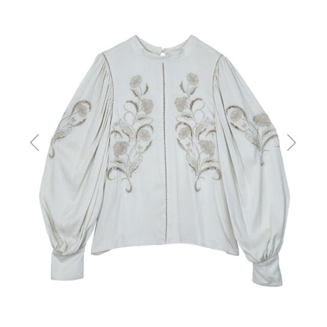 Ameri VINTAGE(アメリヴィンテージ)のLADY EMBROIDERY PUFF BLOUSE レディースのトップス(シャツ/ブラウス(長袖/七分))の商品写真