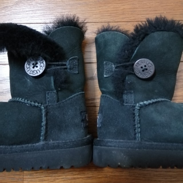 UGG(アグ)のスヌーピー様   UGG アグ ブーツ キッズ♪♪ キッズ/ベビー/マタニティのベビー靴/シューズ(~14cm)(ブーツ)の商品写真