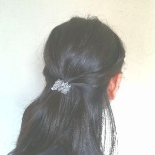 ワンコイン☆ラッピング無料＊クリスタルガラスビーズの花あみ髪飾り＊ヘアゴム(ヘアアクセサリー)