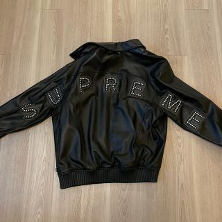 シュプリーム(Supreme)のsupreme Studded Arc Logo Leather Jacket (レザージャケット)