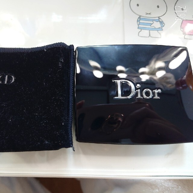 Dior(ディオール)のちゃん様専用☆ディオールサンククルール 867アトラクト コスメ/美容のベースメイク/化粧品(アイシャドウ)の商品写真