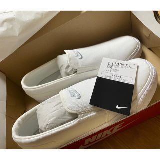 ナイキ(NIKE)のNIKE 白シューズ　スリッポン　箱付き(スニーカー)