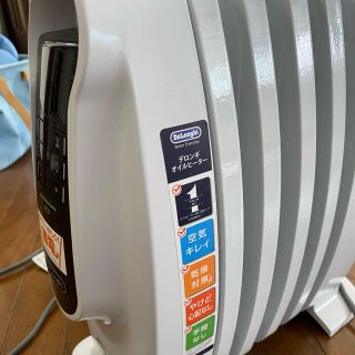 デロンギ(DeLonghi)のデロンギ(DeLonghi) オイルヒーター ホワイト(オイルヒーター)