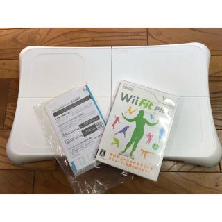 ウィー(Wii)のJuneberryさま専用　バランスWiiボード & Wii fit plus(家庭用ゲーム機本体)