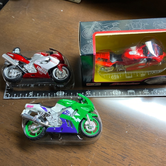 Kawasaki、HONDA、YAMAHAバイク、1/18スケールバイク各種 エンタメ/ホビーのおもちゃ/ぬいぐるみ(ミニカー)の商品写真