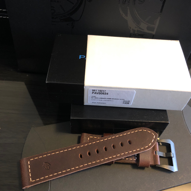 PANERAI(パネライ)のパネライ 純正　バックル2点　ストラップVintage ダークブラウン 未使用 メンズの時計(レザーベルト)の商品写真