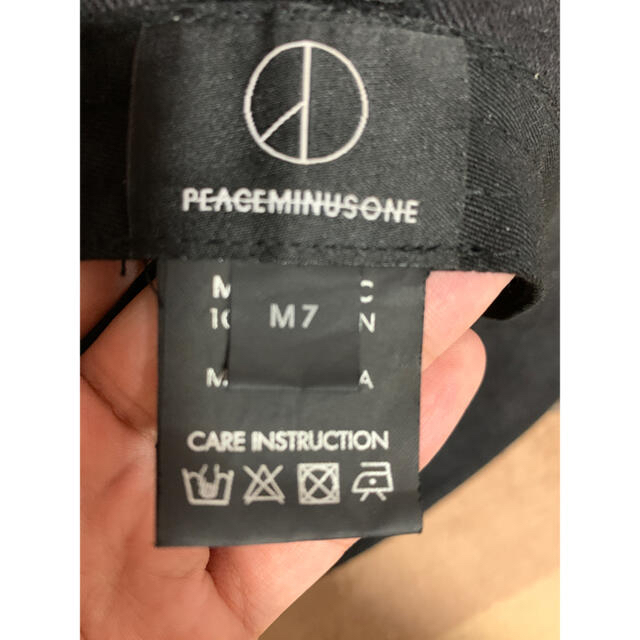 PEACEMINUSONE(ピースマイナスワン)の値下げしました❗確実正規品❗PEACEMINUSONE バケハ 黒 メンズの帽子(ハット)の商品写真